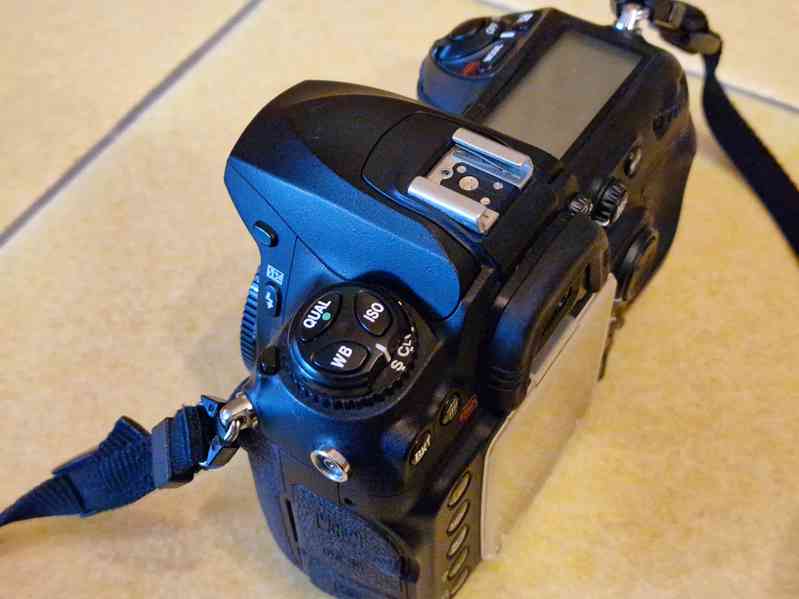 Fotoaparát Nikon D200 – tělo - foto 9
