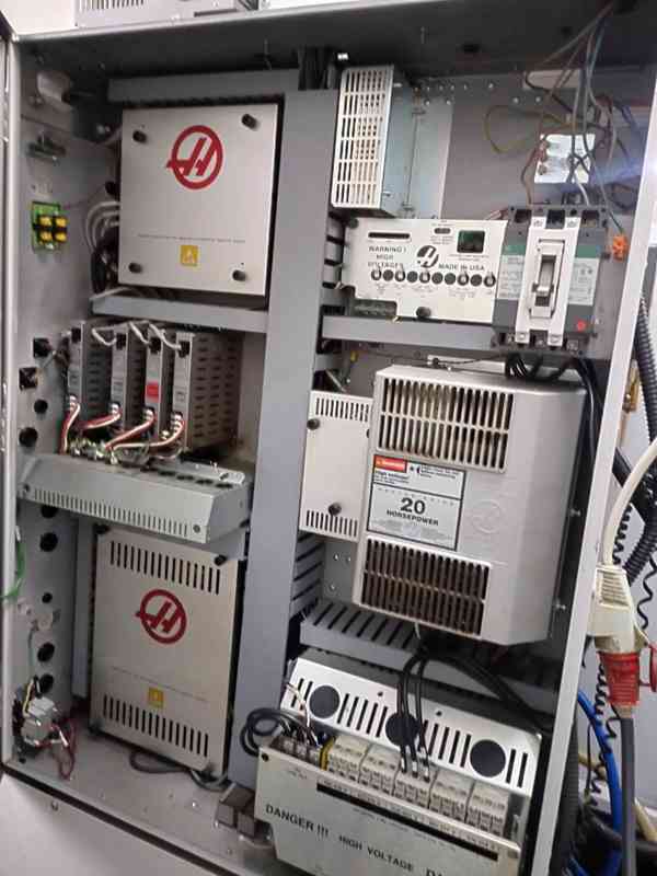 HAAS VF-2 CNC frezka obrabeci centrum 4 osa HRT-160 2010 - foto 6