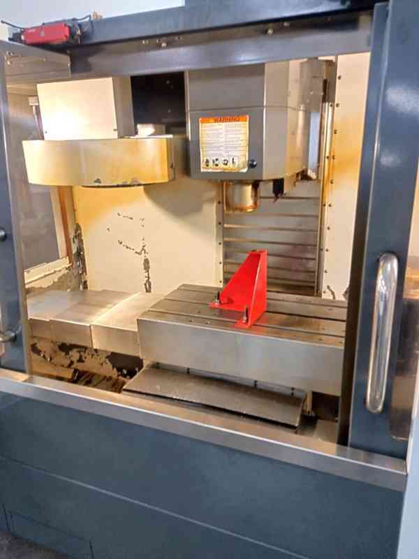 HAAS VF-2 CNC frezka obrabeci centrum 4 osa HRT-160 2010 - foto 3