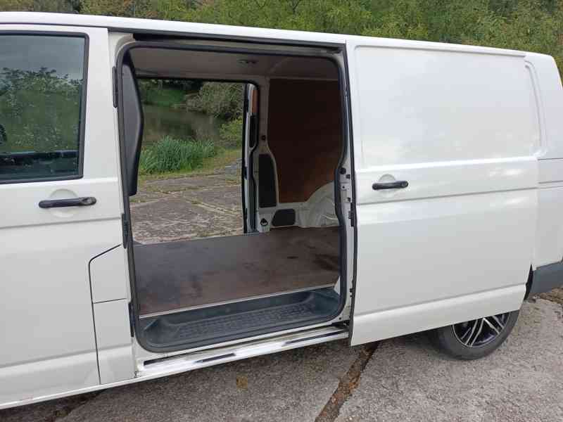 VW Transporter long 2,0 TDI, 103KW,4x4,2xšoupačky - foto 12