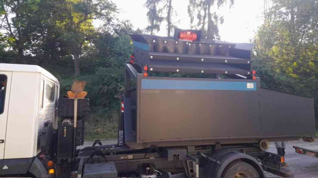 Třídička zeminy, sutin - hákem,kontejnerovkou EVO3HEAVY1 