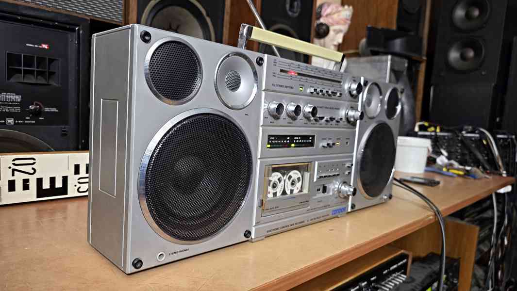TESLA CONDOR radiomagnetofon - krásný vzhled - foto 4