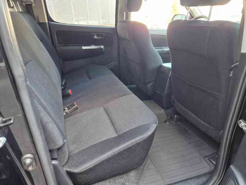 Toyota Hilux 3,0 D4D Comfort Aut. 126kw - foto 4