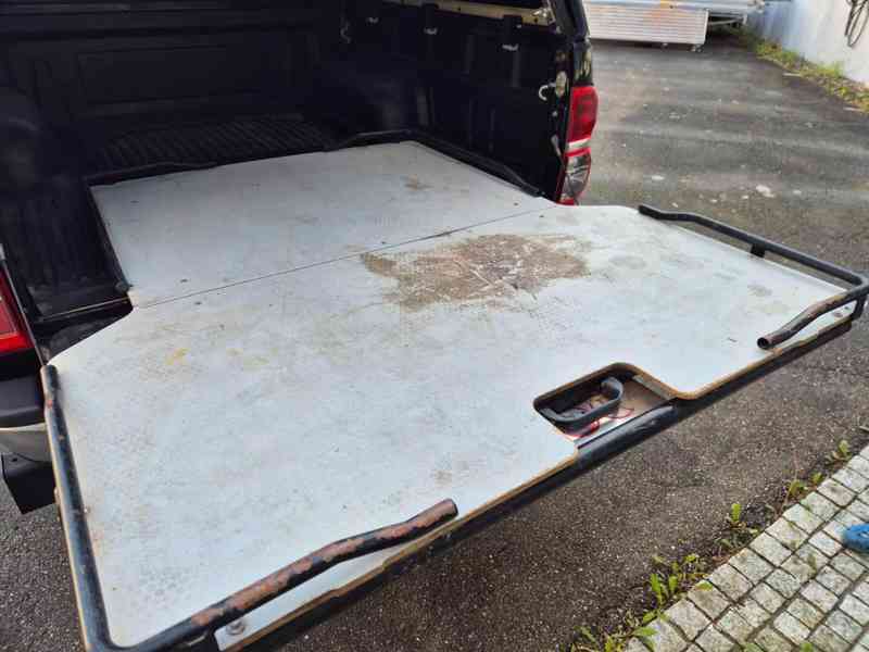 Toyota Hilux 3,0 D4D Comfort Aut. 126kw - foto 13