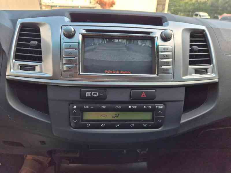 Toyota Hilux 3,0 D4D Comfort Aut. 126kw - foto 10