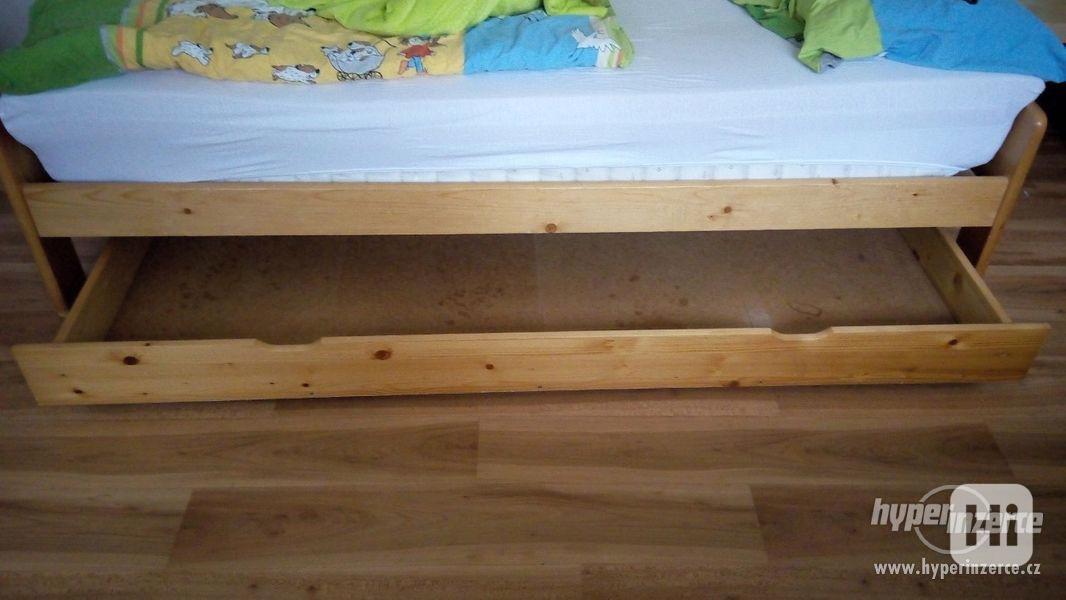 Šuplík pod postel