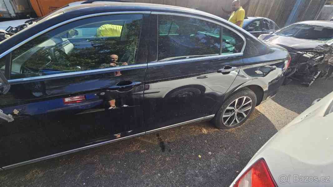 Volkswagen Passat 140 KW R-line packet - foto 2