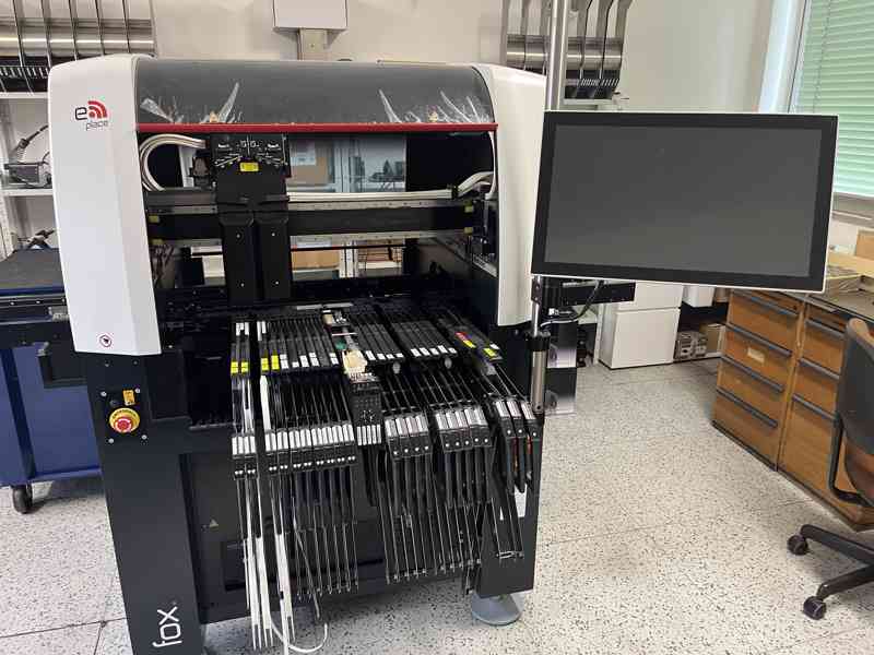 osazovaci stroj smd Essemtec FOX 4 osazovaci hlavy - foto 11