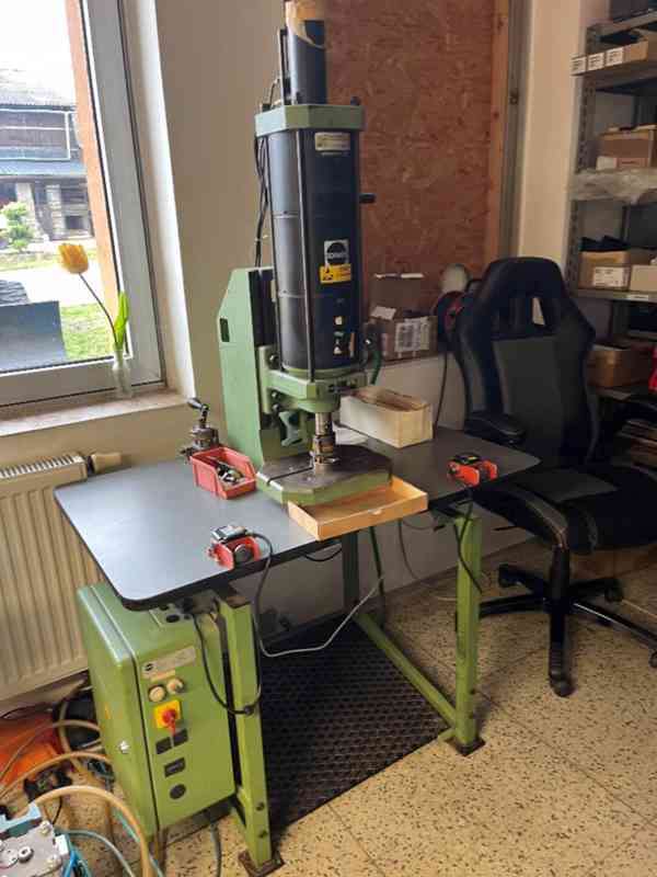 osazovaci stroj smd Essemtec FOX 4 osazovaci hlavy - foto 5