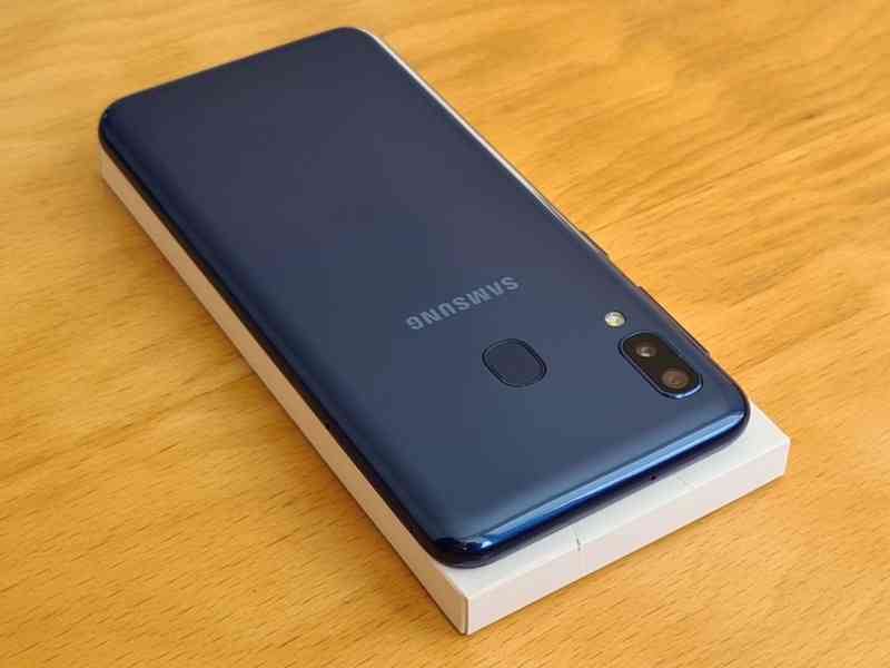 Samsung Galaxy A20e, dual SIM - jako nový, 100% stav - foto 9