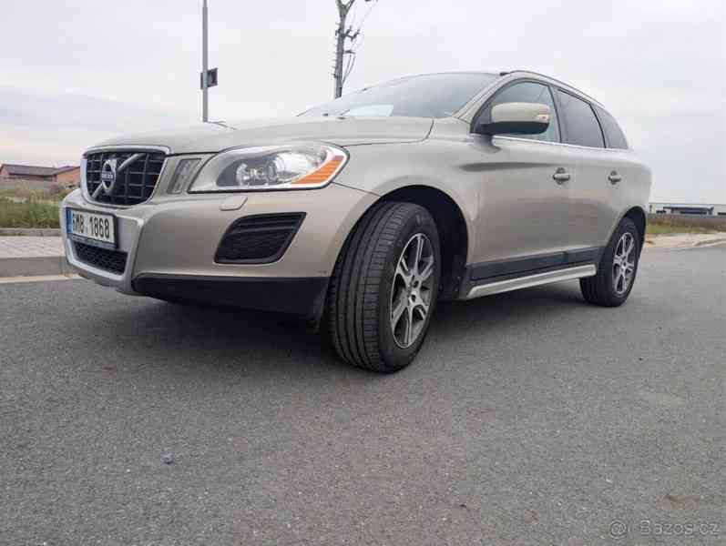 Volvo XC60 - foto 1
