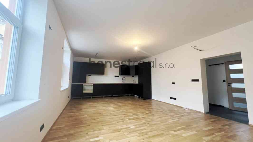 Exkluzivně cihl. OV 2+kk, půda, zahrada, Slovinská, Brno - foto 3