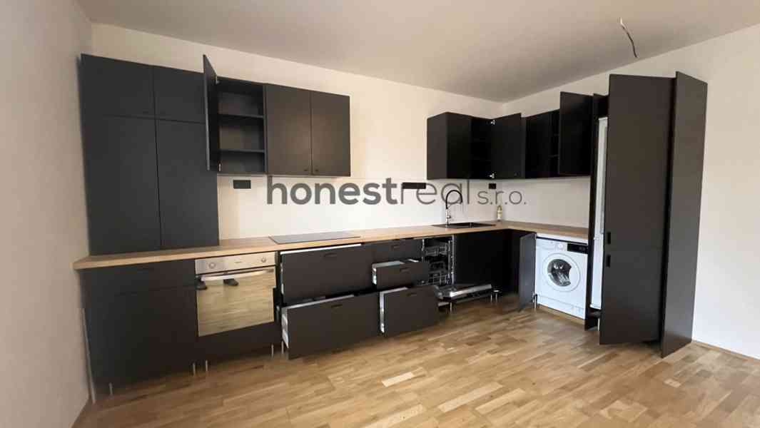 Exkluzivně cihl. OV 2+kk, půda, zahrada, Slovinská, Brno - foto 5