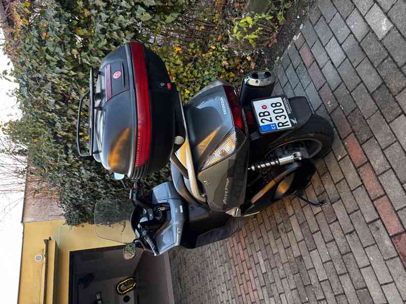 Honda Silverwing 600 FJS - foto 2