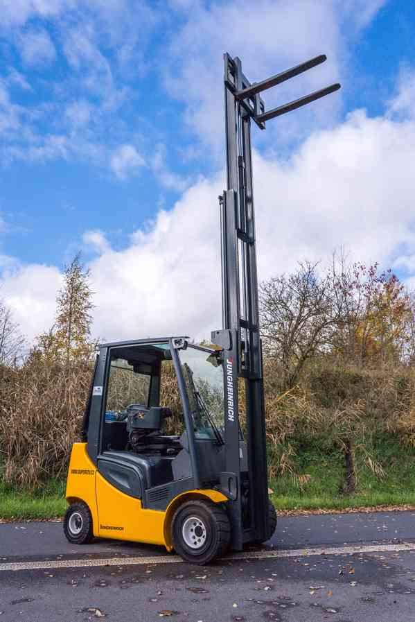 Vysokozdvižný vozík Jungheinrich TFG 320s (3) - foto 4