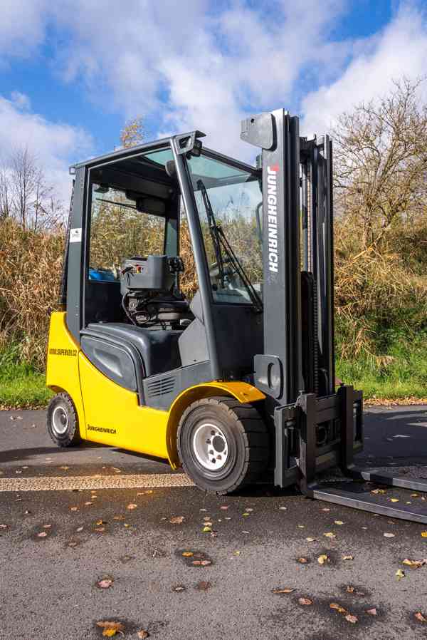 Vysokozdvižný vozík Jungheinrich TFG 320s (3) - foto 1