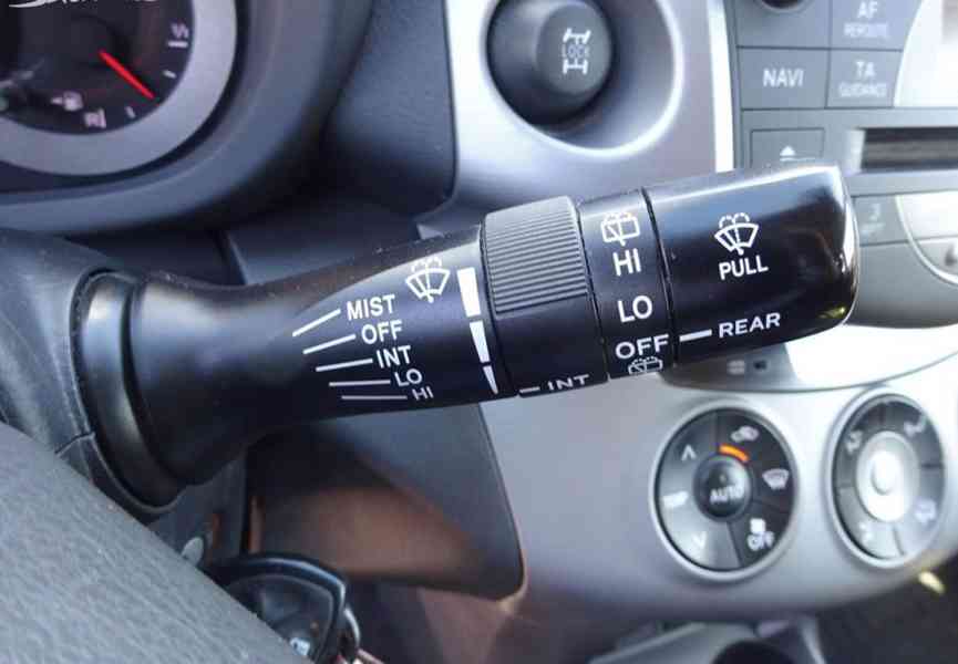 Toyota Rav 4 2.0i r.v.2006 (112 kw) AUTOMAT - foto 10