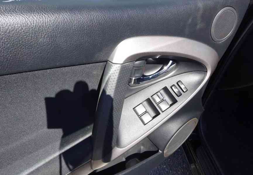 Toyota Rav 4 2.0i r.v.2006 (112 kw) AUTOMAT - foto 6