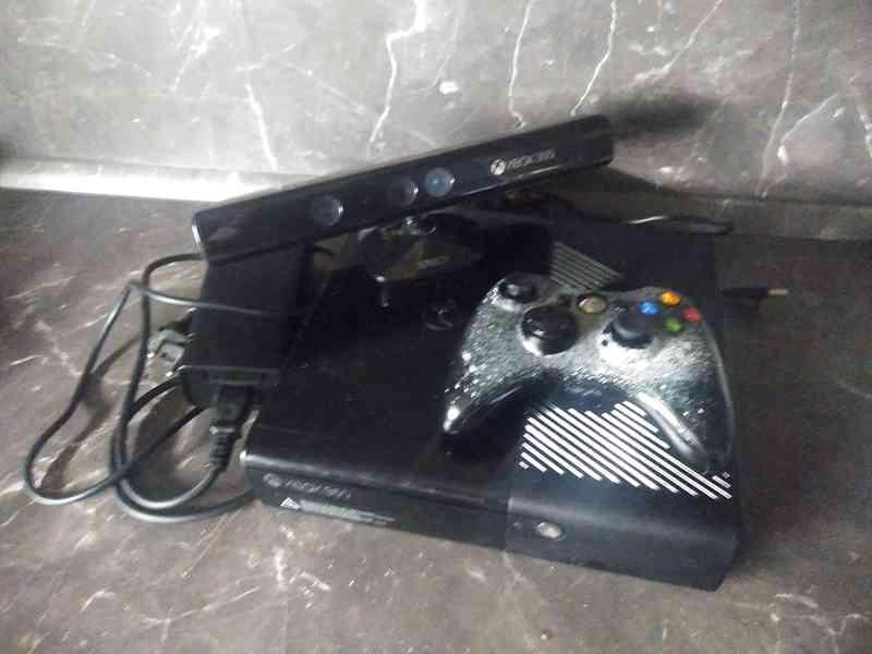 Xbox 360 s příslušenstvím 