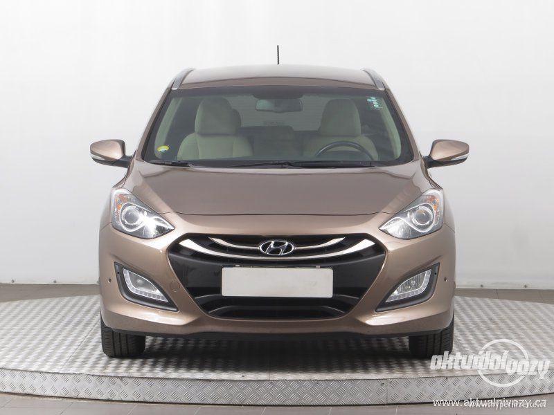 Hyundai i30 1.6, benzín, r.v. 2014 - foto 8