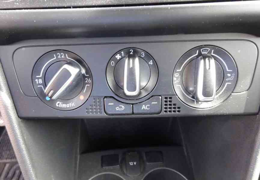 Volkswagen Polo 1.2i (51 KW) r.v.-2010 klima - foto 12
