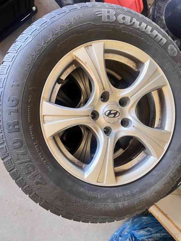 Hyundai ix35 2,0 - foto 8
