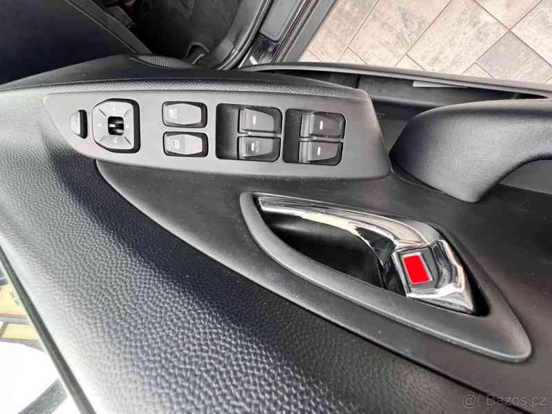 Hyundai ix35 2,0 - foto 16
