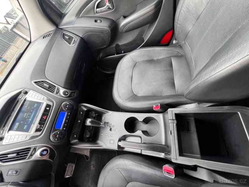 Hyundai ix35 2,0 - foto 15