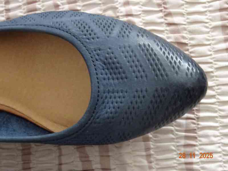 NOVÉ KOŽENÉ DÁMSKÉ BOTY NA KLÍNU (WEDGE) zn. „BAŤA“ - foto 3