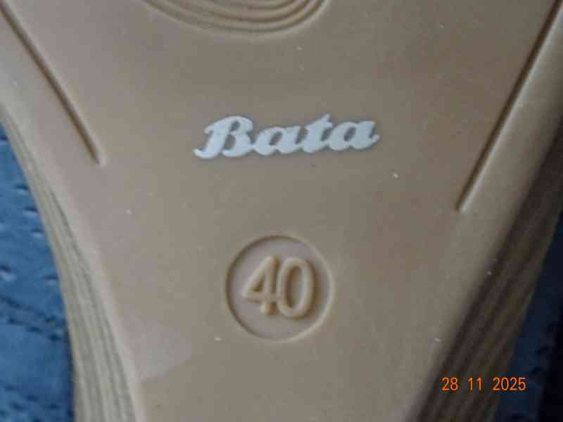 NOVÉ KOŽENÉ DÁMSKÉ BOTY NA KLÍNU (WEDGE) zn. „BAŤA“ - foto 10