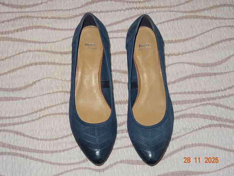 NOVÉ KOŽENÉ DÁMSKÉ BOTY NA KLÍNU (WEDGE) zn. „BAŤA“ - foto 2