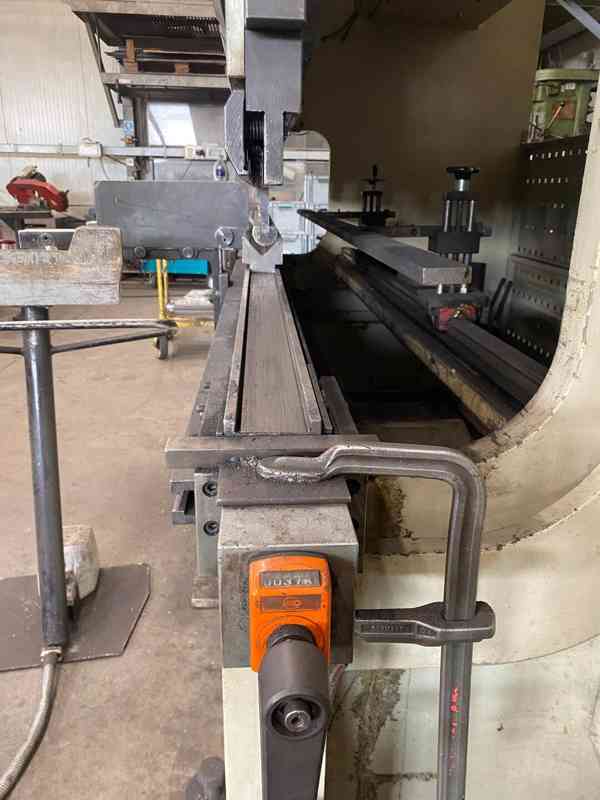 Použitý ohraňovací lis E-30160,  r. v. 2006 - foto 5