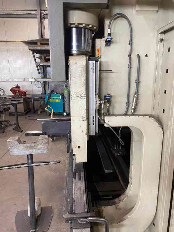 Použitý ohraňovací lis E-30160,  r. v. 2006 - foto 4