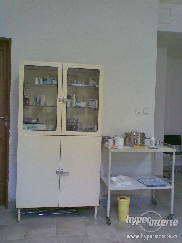 Prodám vybavení ordinace - foto 2