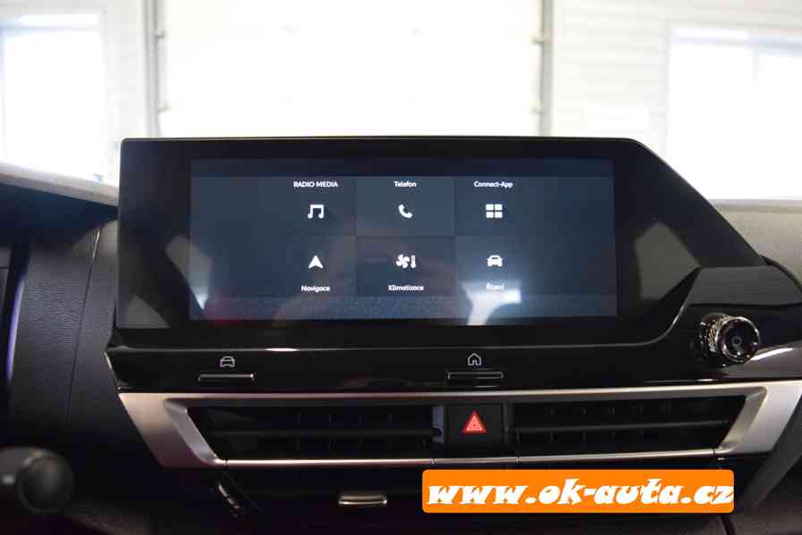 Citroën C4 X 1.2 PURETECH PACK AUTOMAT RV 2023 - foto 17