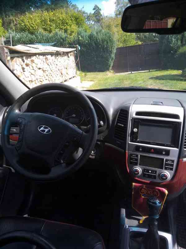 VYMĚNÍM Hyundai Santa Fe 2.2,manuál,114 kW,4x4,r.v.2008 - foto 6