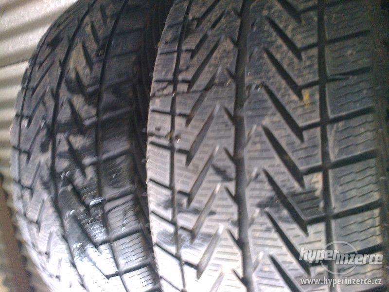 zimni pneu rozmer 215 55 17 velmi slusne - foto 1