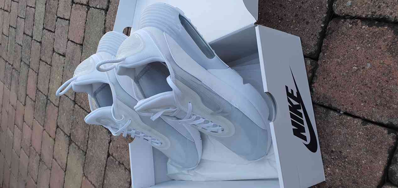NIKE Air Max 2090 - foto 4
