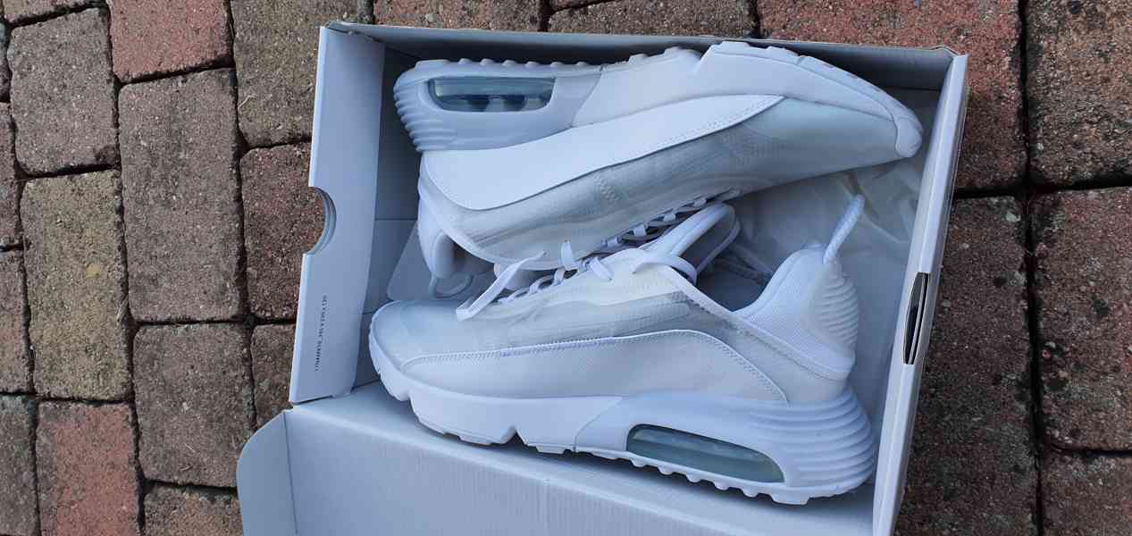 NIKE Air Max 2090 - foto 2