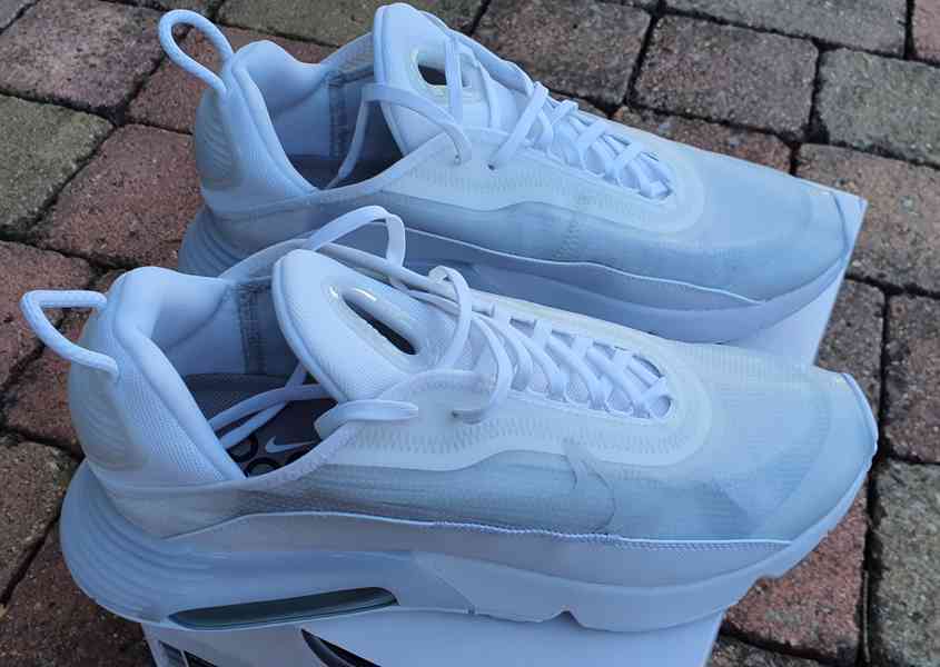 NIKE Air Max 2090 - foto 5