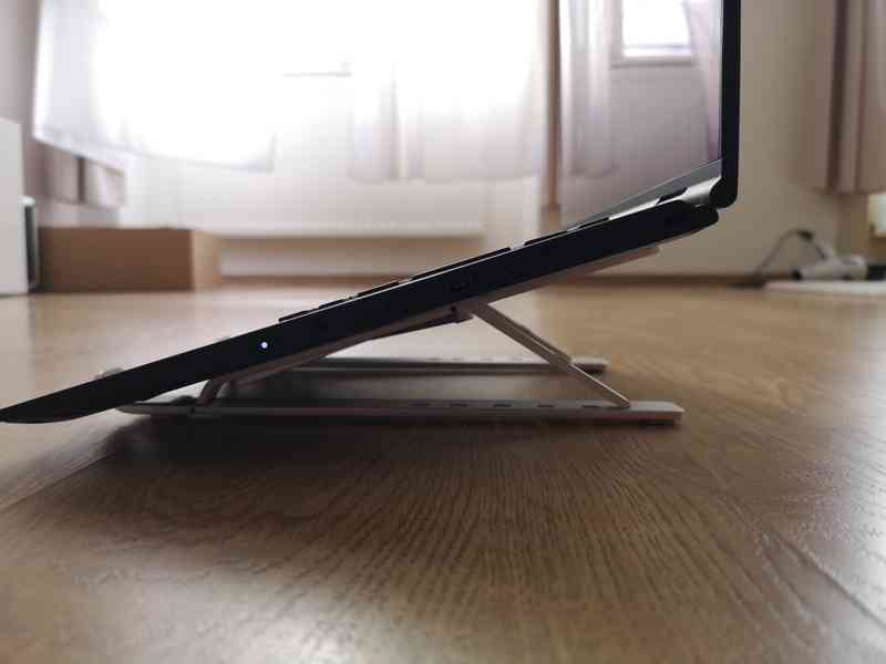 Hliníkový stojan pod notebook, skládací s cestovním pouzdrem - foto 5