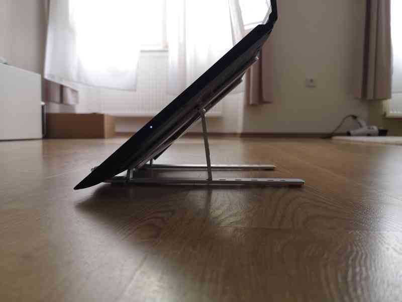 Hliníkový stojan pod notebook, skládací s cestovním pouzdrem - foto 6