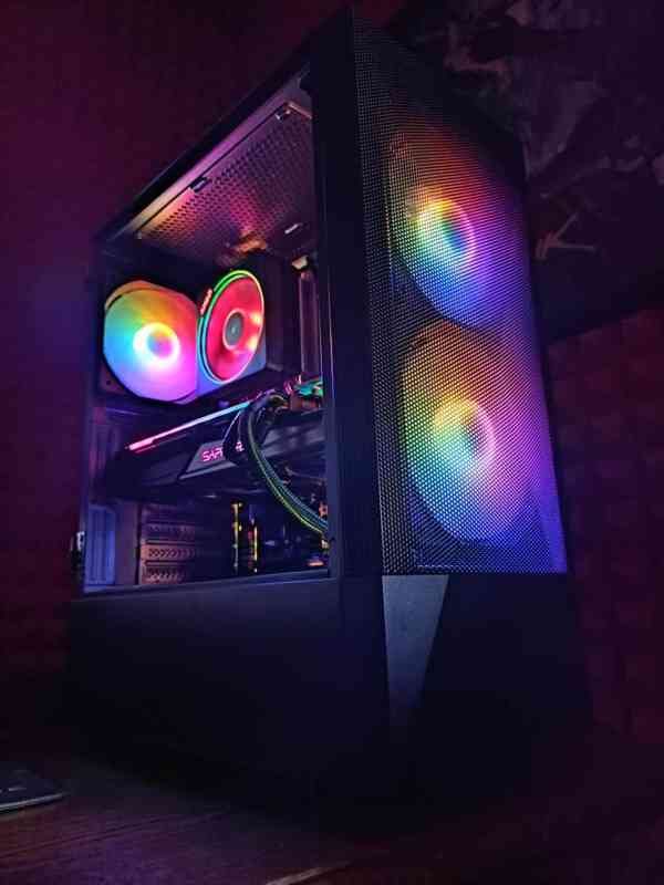 🚀 HERNÍ PC RYZEN 7 3700X, 32GB RAM, RX 5700XT NITRO+,SSD 🚀