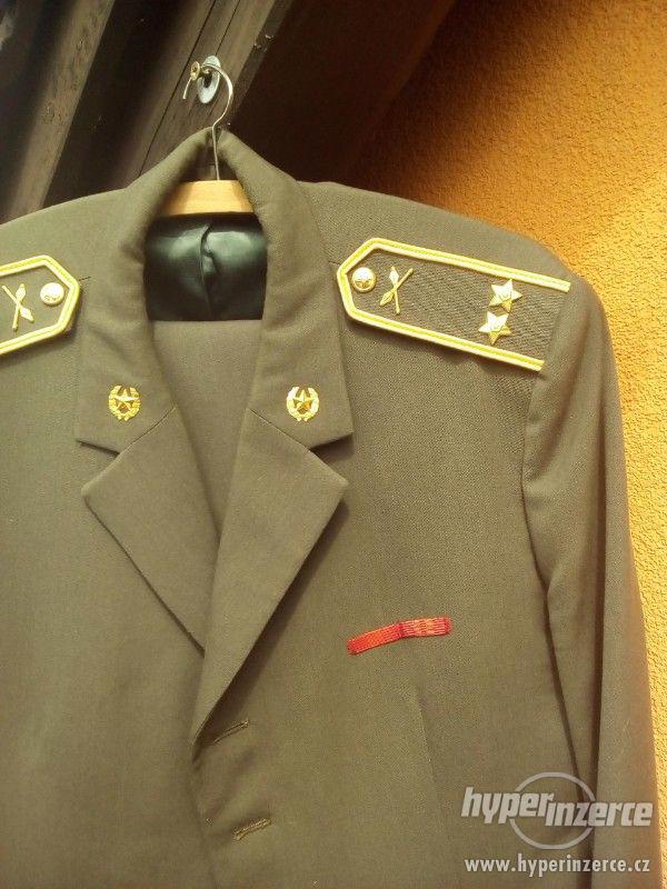 Vojenské uniformy - foto 2