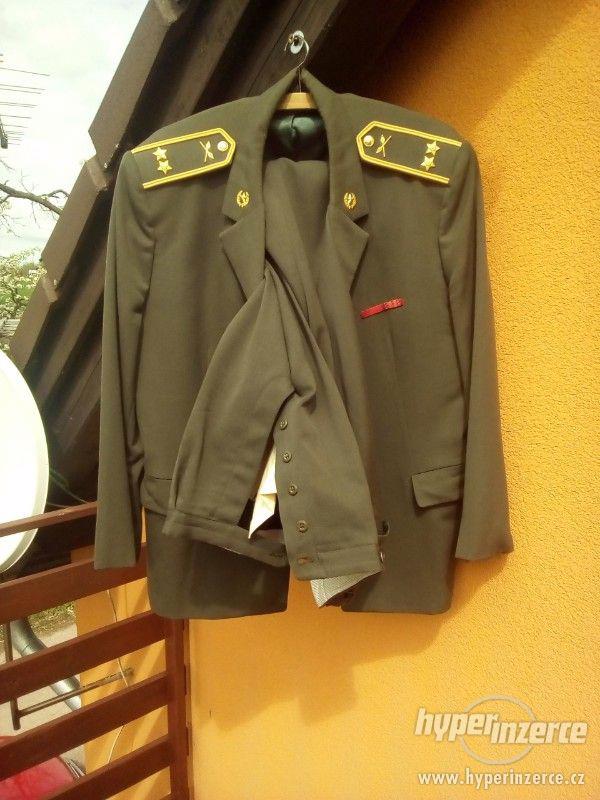 Vojenské uniformy - foto 3