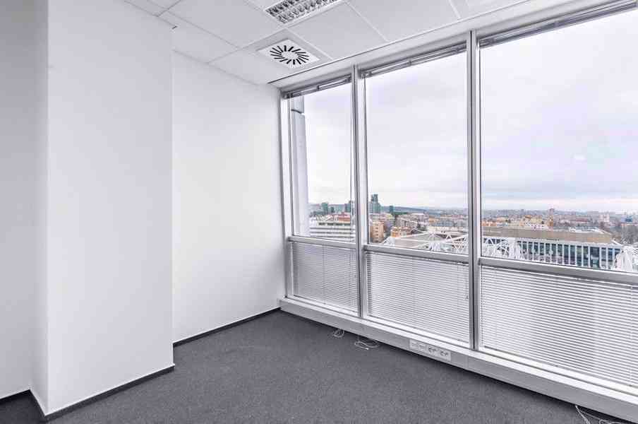 Pronájem obchodních prostor v City Empiria - 25NP / 121m2 (157m2) - foto 3