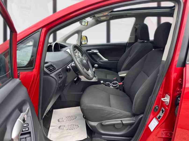 Toyota Verso 1,8i Travel benzín 108kw - foto 16