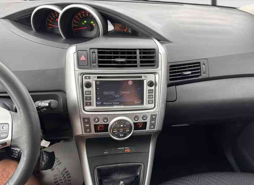 Toyota Verso 1,8i Travel benzín 108kw - foto 21