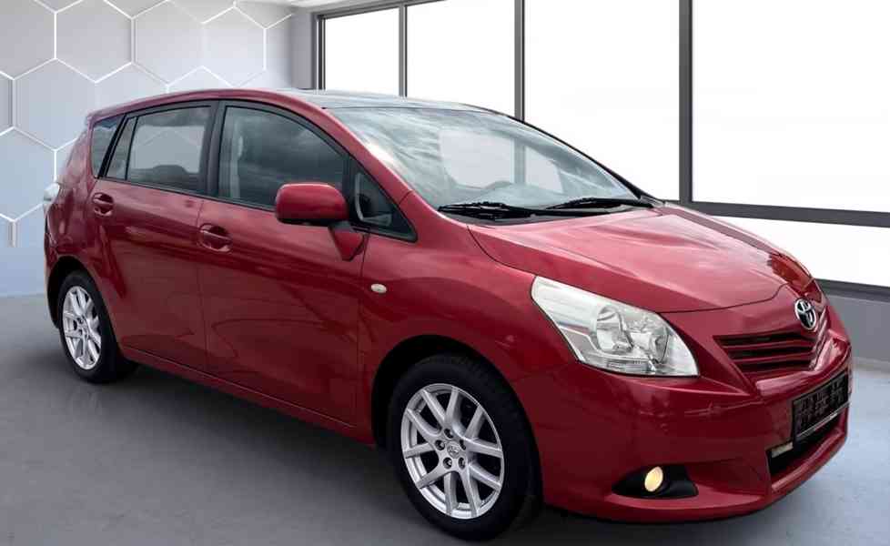 Toyota Verso 1,8i Travel benzín 108kw - foto 1