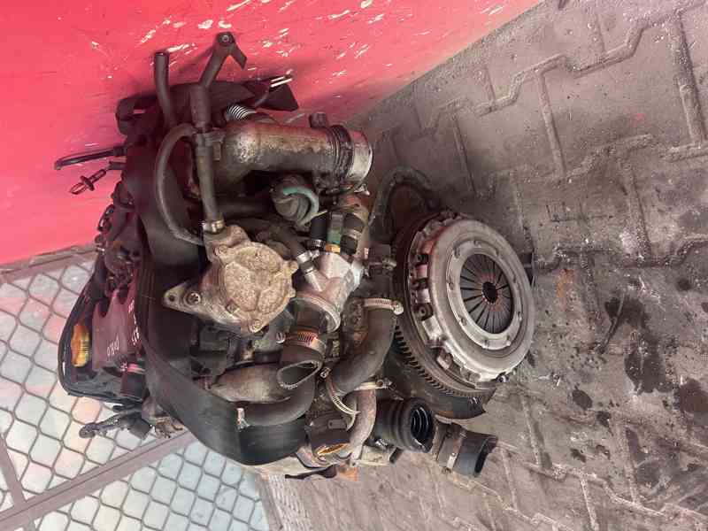 Motor 1,9JTD 77KW Fiat Doblo typ 223B2000 kompletn - foto 3